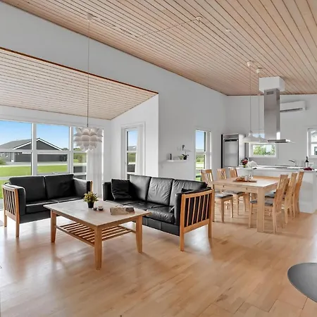 4 Bedroom Awesome In Tarm Casa vacanze