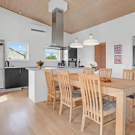 4 Bedroom Awesome In Tarm * Hemmet